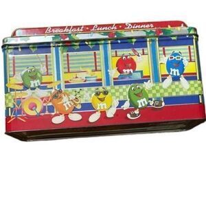 Vintage M&M’s Candy Collectible ‘dinner’ Tin 1996 Christmas Village seri…